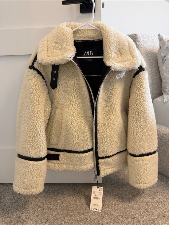 Zara Jackets & Blazers - Zara Cream Sherpa Jacket with Black Accents